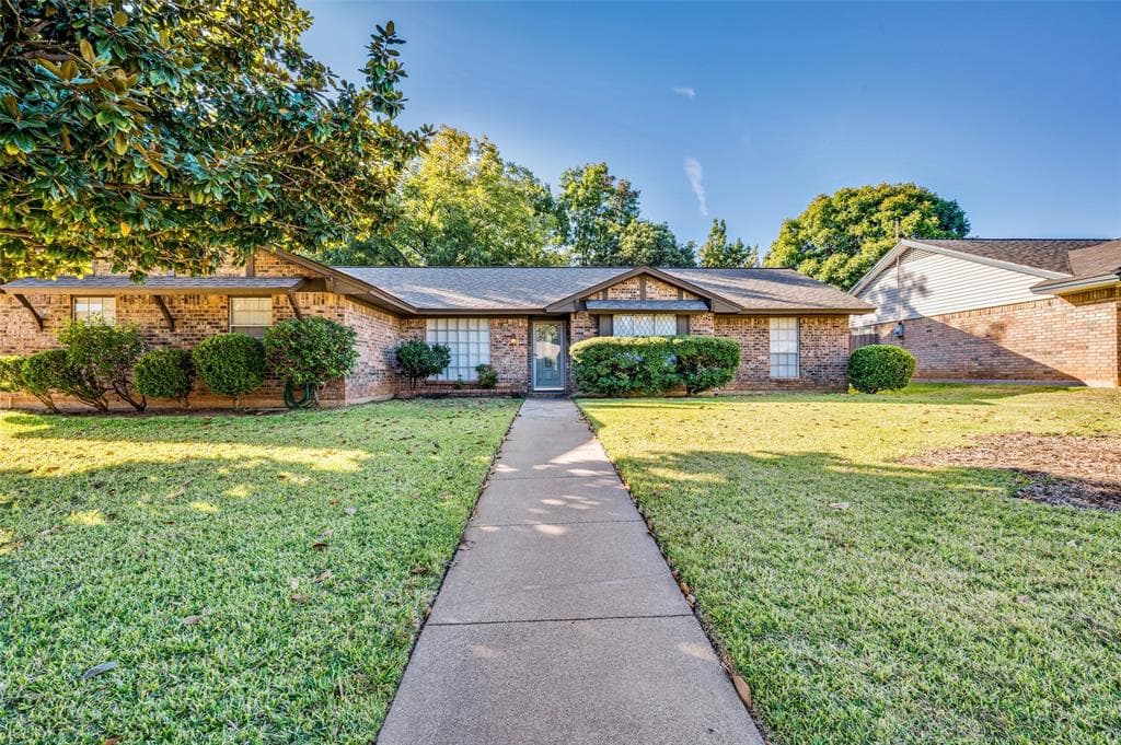1300 S Westador Dr