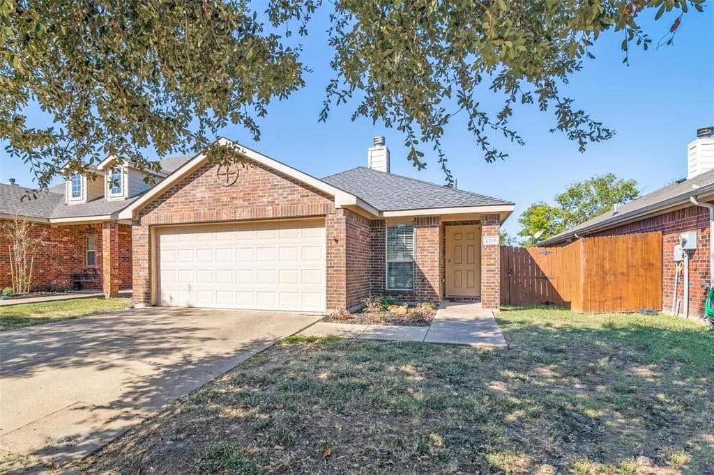 2015 Whispering Hills Dr