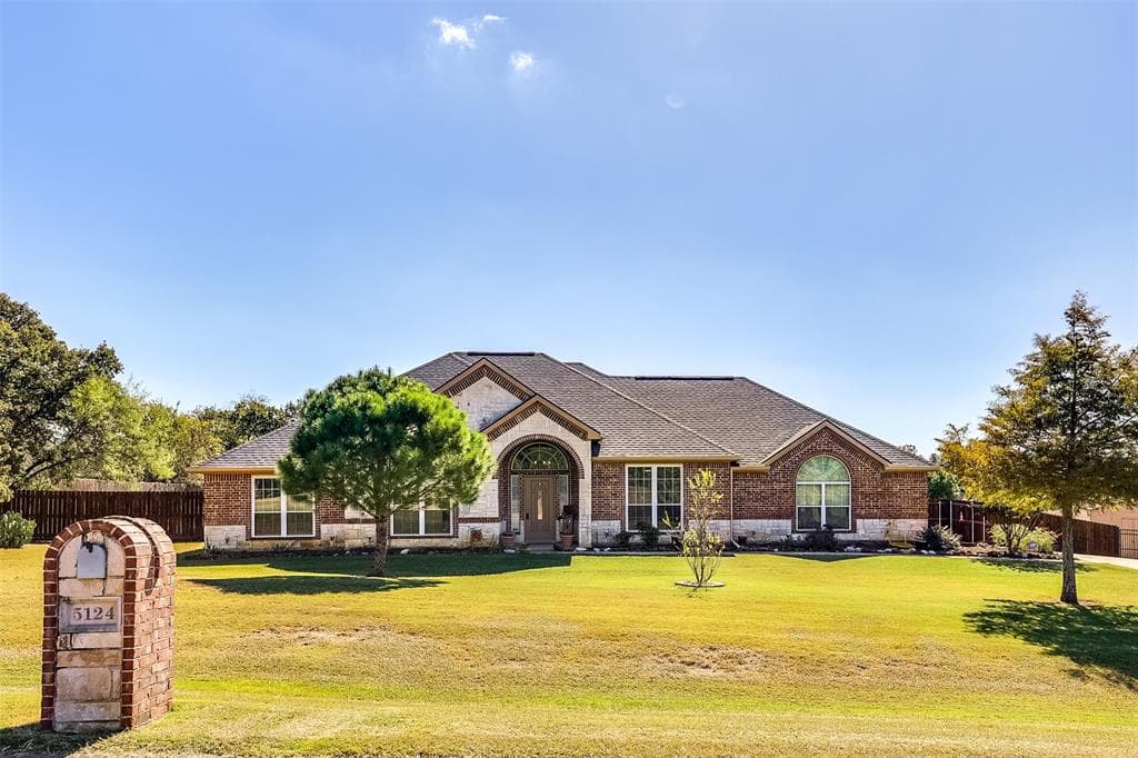 5124 Chase Landing Dr