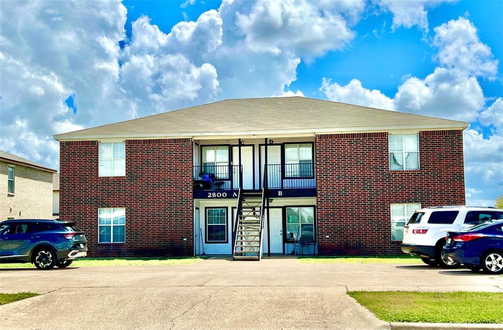 2800 Cantabrian Dr