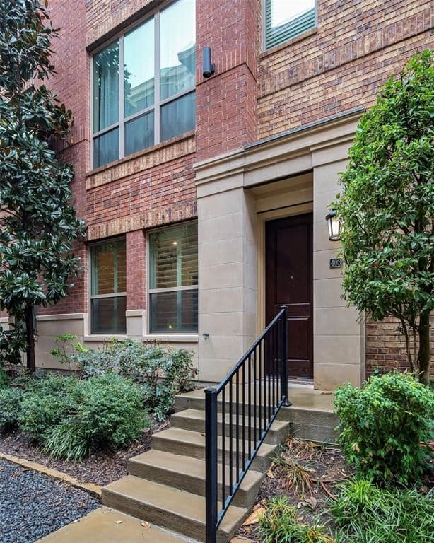 101 Decker Dr # 4-403