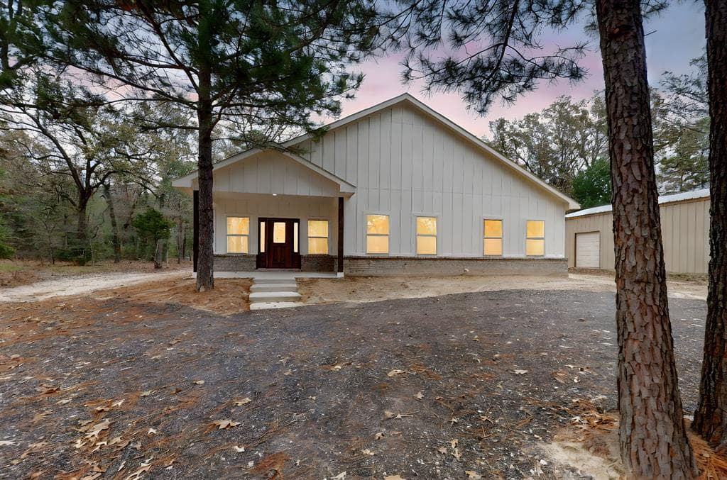 281 County Road 1605
