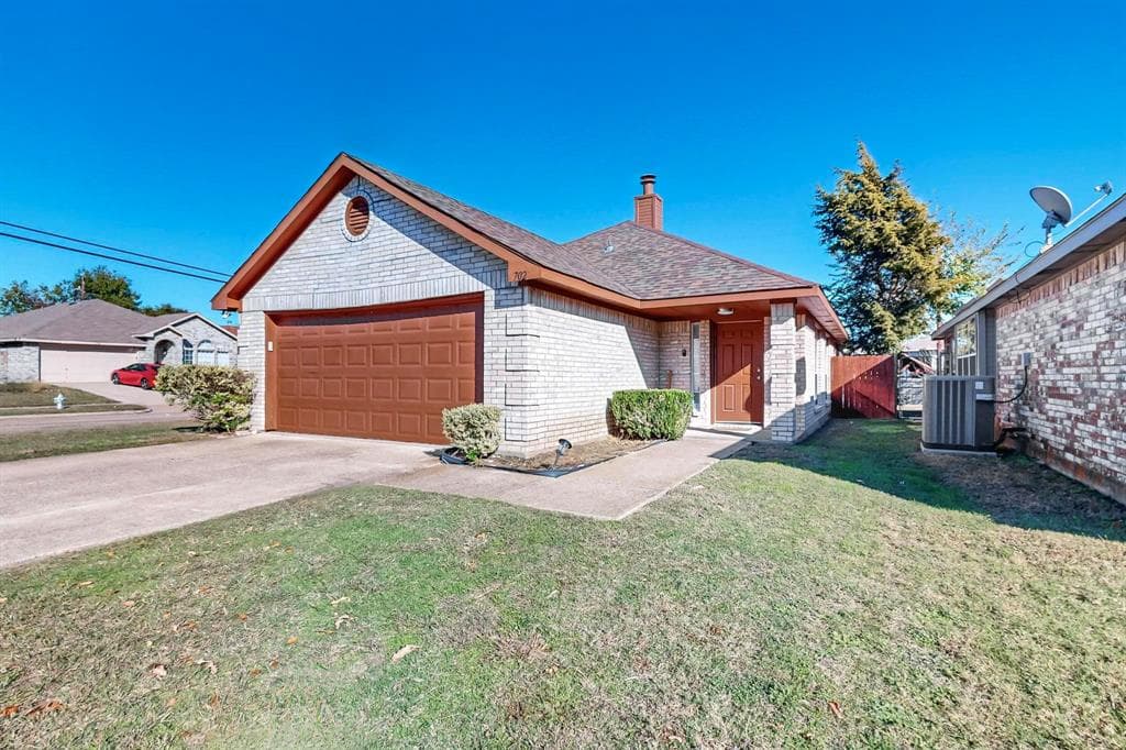 702 Rockett Ln