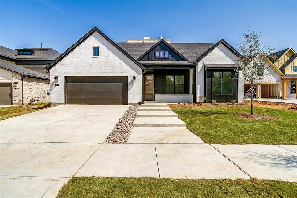 141 Paxton Cir