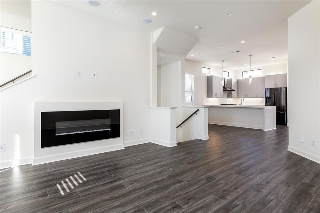 1813 Park Ave # B-207