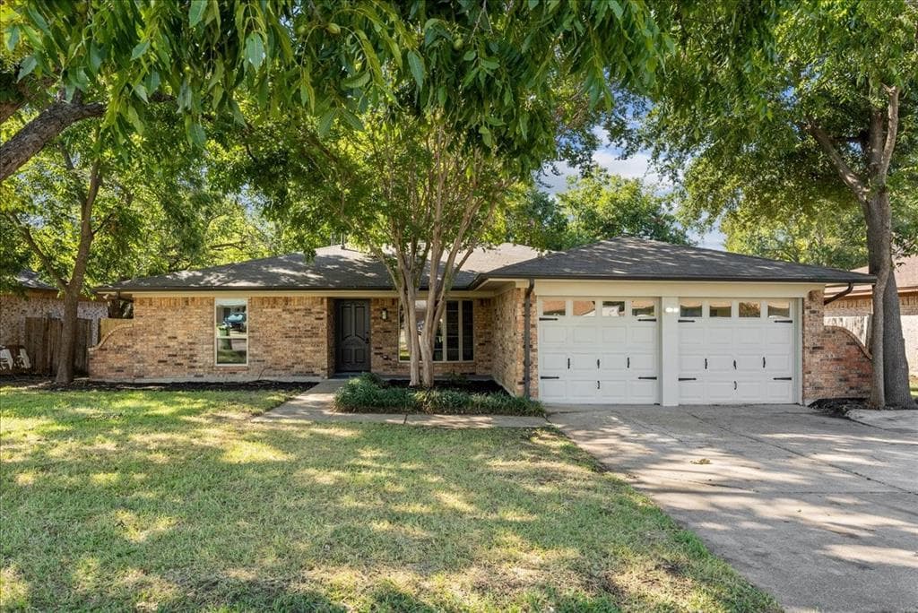 2004 Avalon Ln