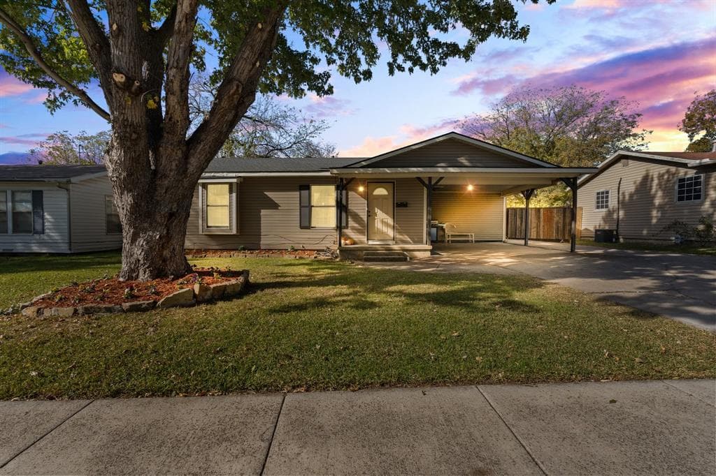 3605 Gene Ln