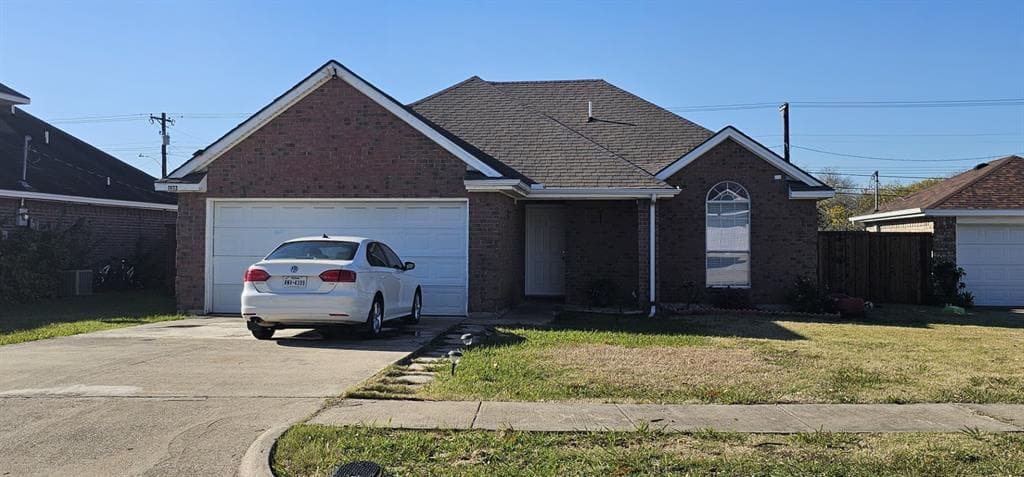 1209 Highland Creek Cir