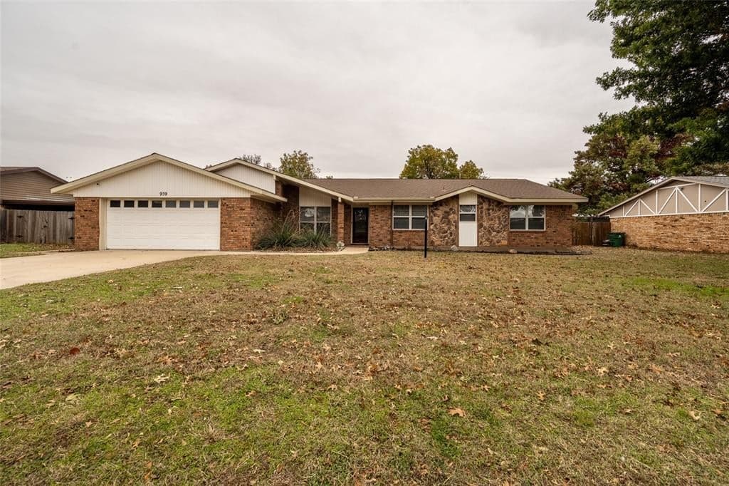 939 Tejas Dr