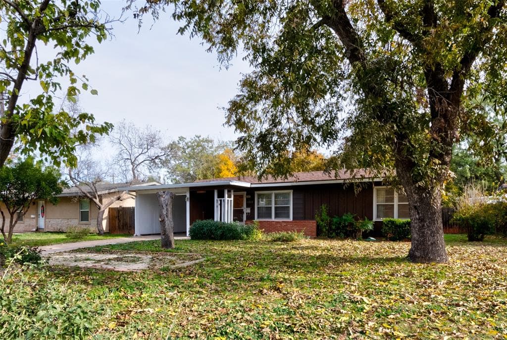 1333 Buccaneer Dr