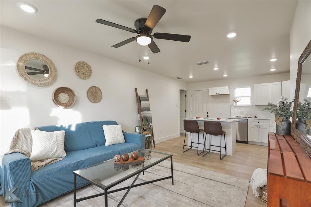 5210 Questa Dr