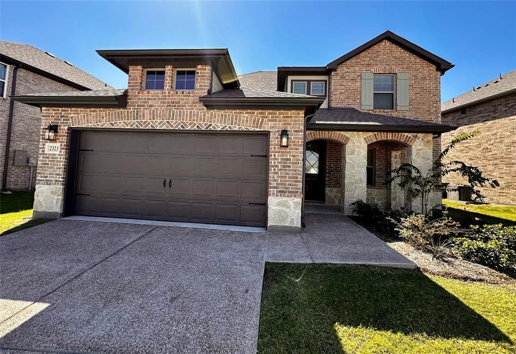 2323 Myrtle Way