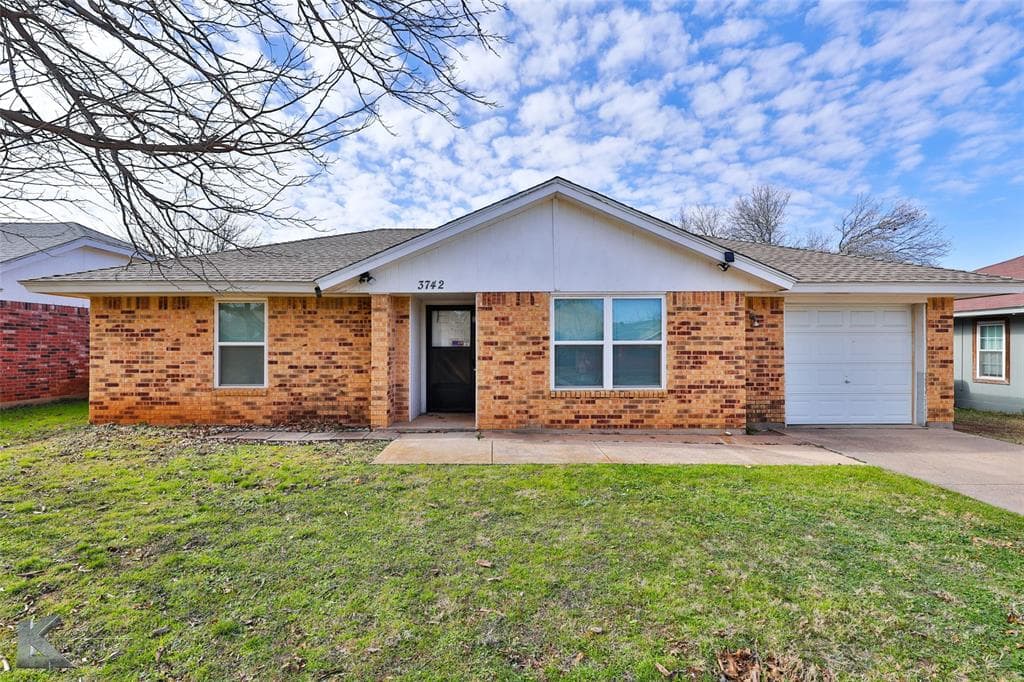 3742 Radcliff Rd