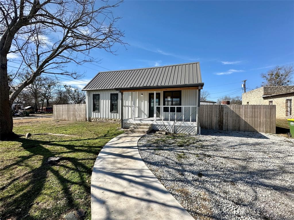 210 S Pecan St