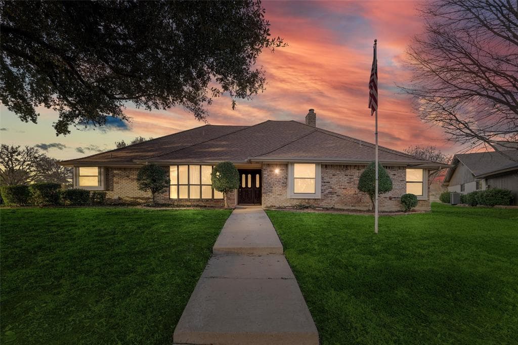 1310 Clubhouse Ct