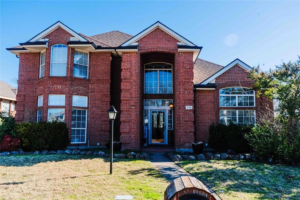 775 Rockefeller Ln