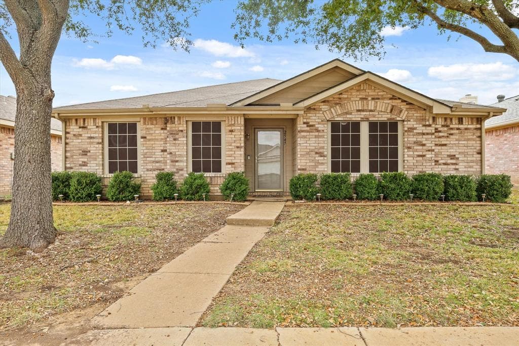 2547 Saint Luke Ln