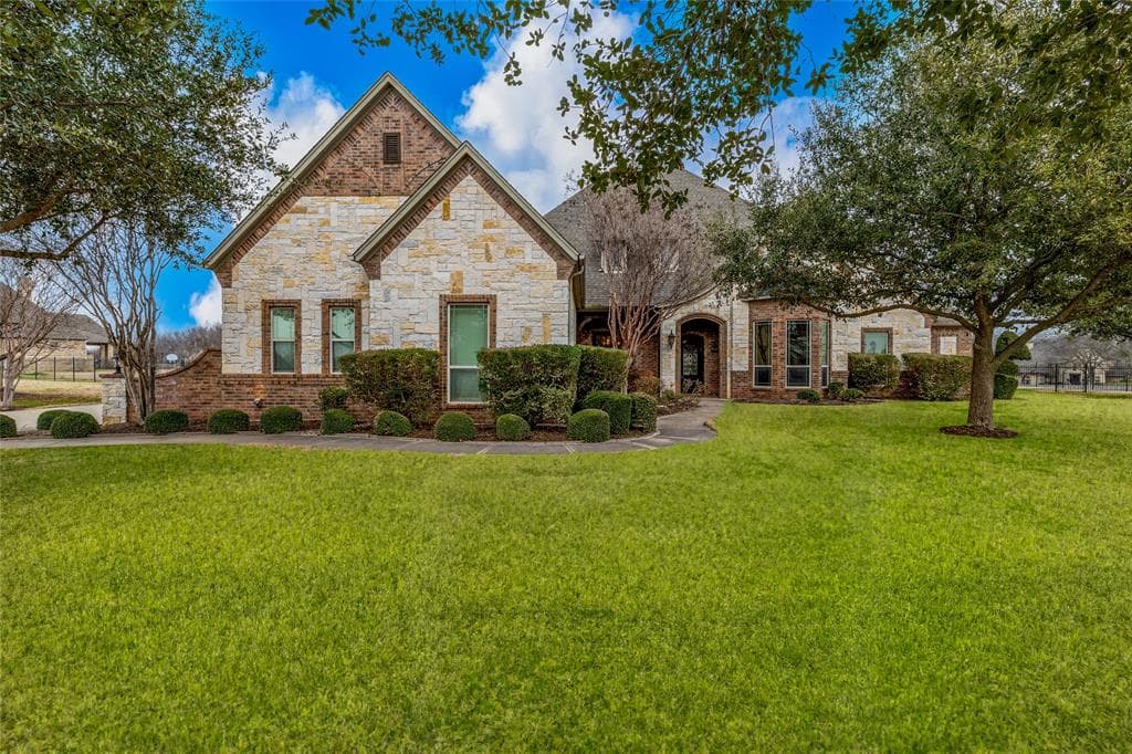 100 Mesquite Meadow Ln