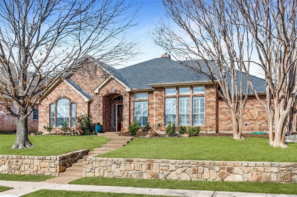 954 Hummingbird Dr