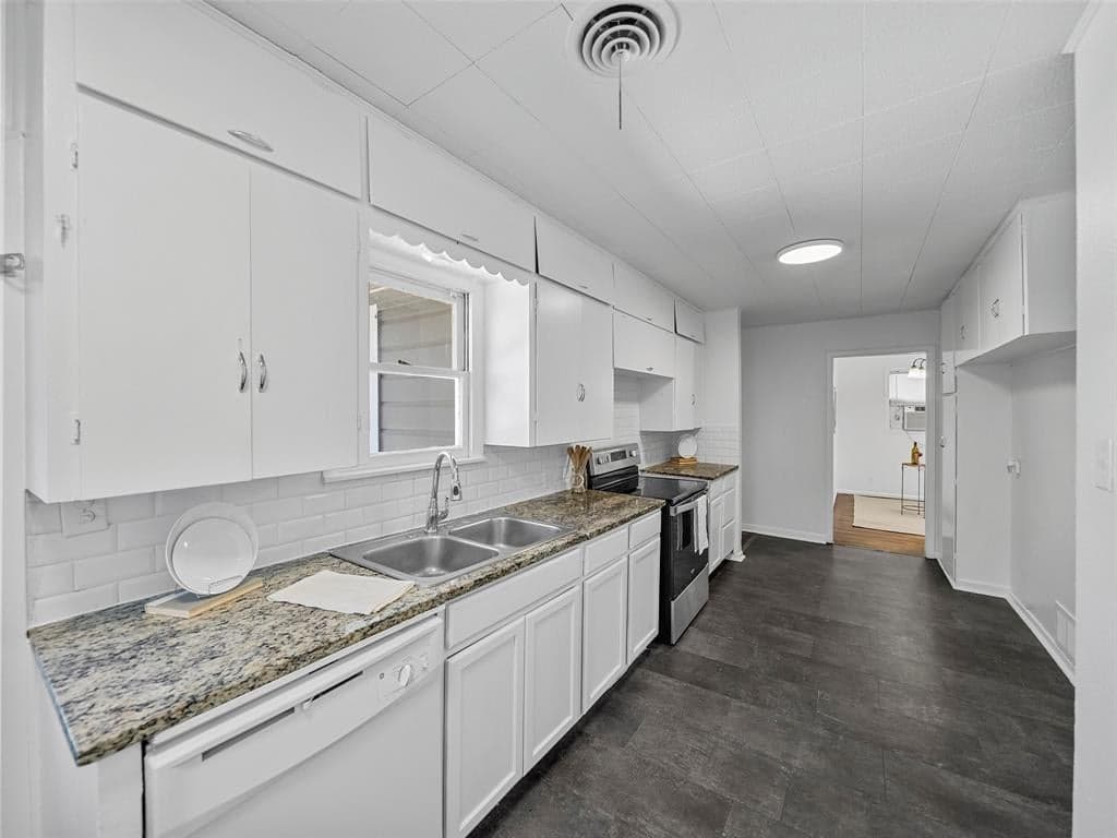 521 W Brock St