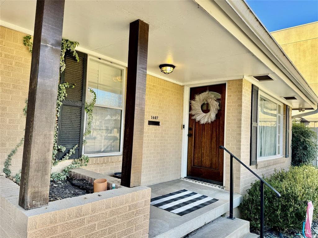 1407 Eastus Dr