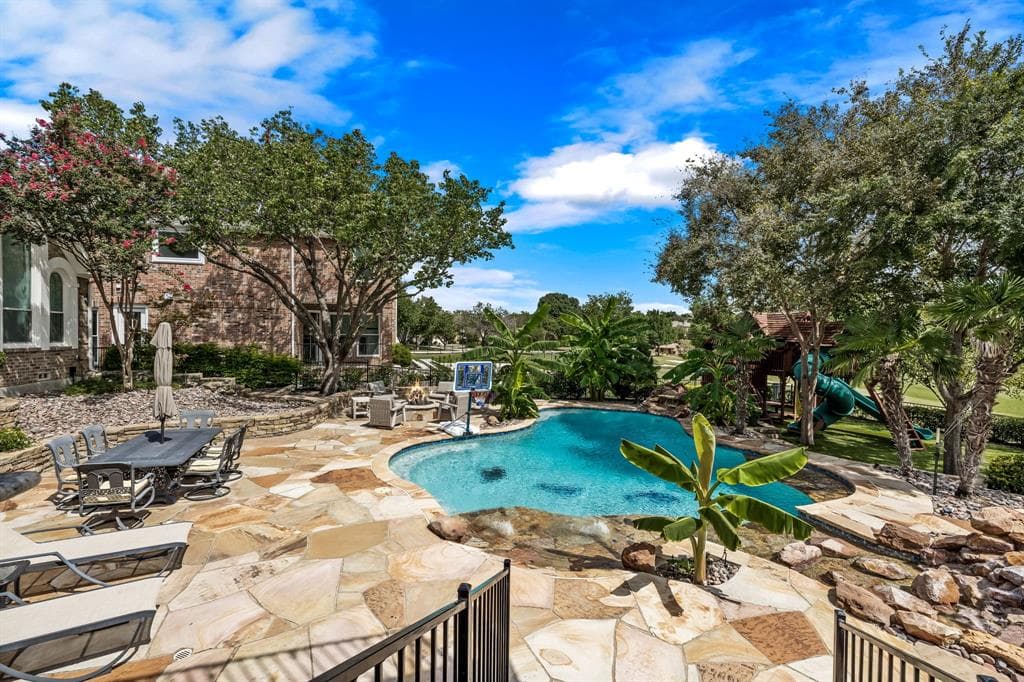 7532 Bradford Pear Dr