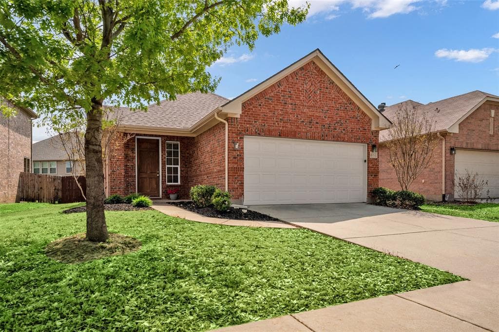 16024 Alvarado Dr