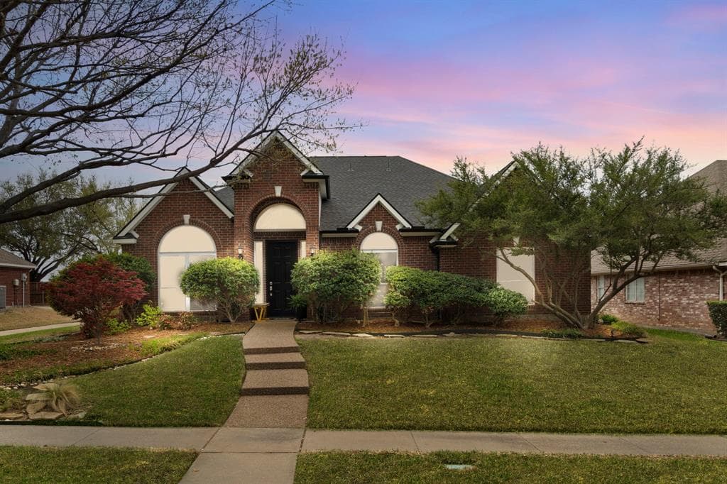 6604 Oakmont Ct