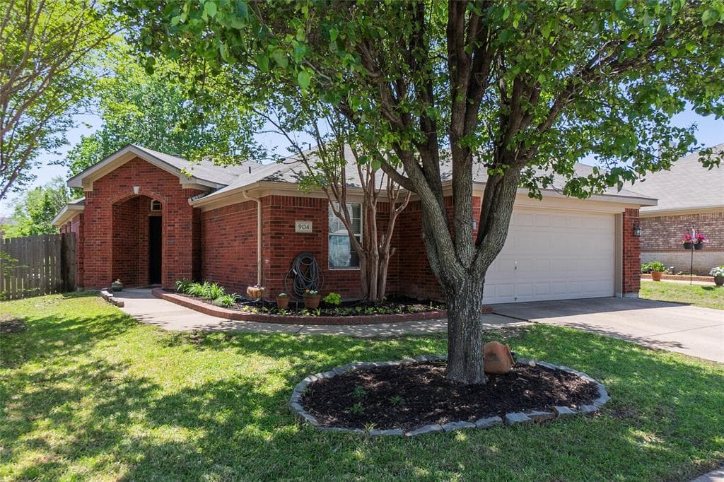 904 High Creek Dr