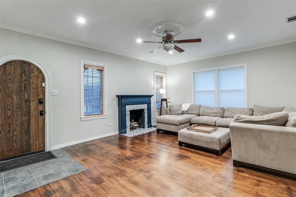 Gallery image 2