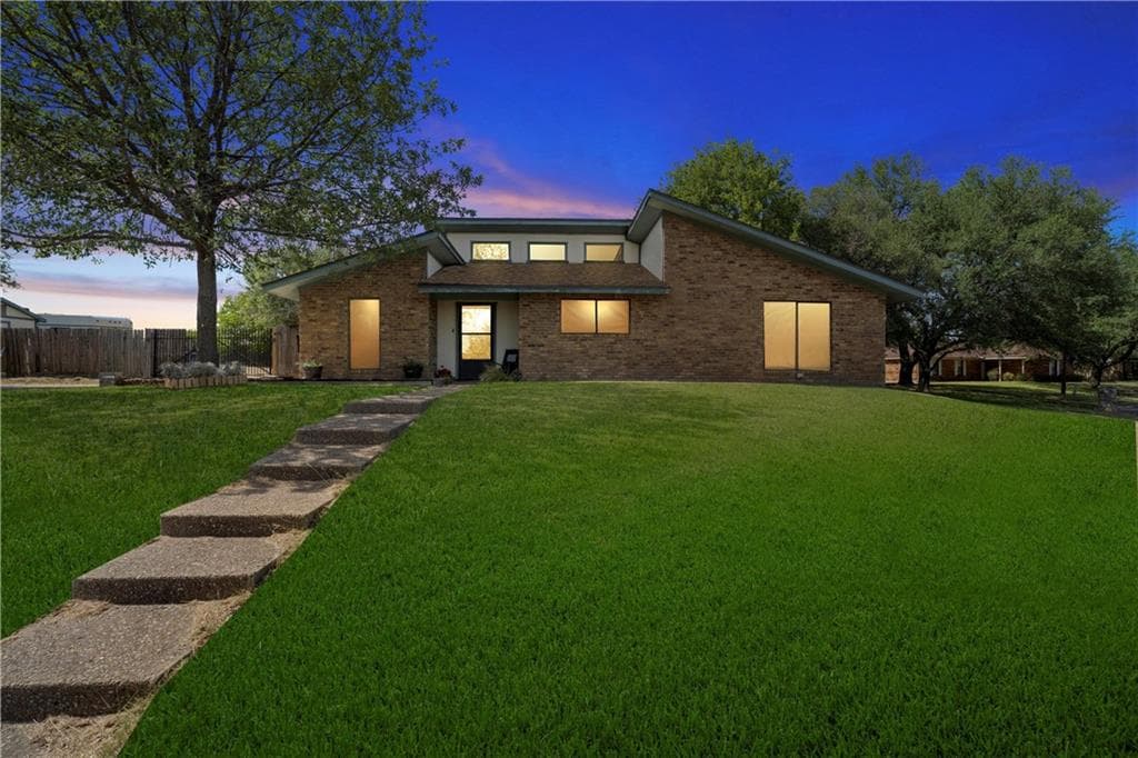 144 Hillside Dr