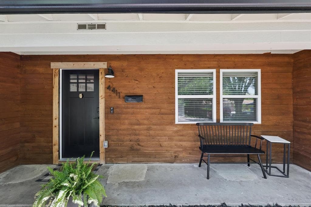 4411 Sherwood Dr