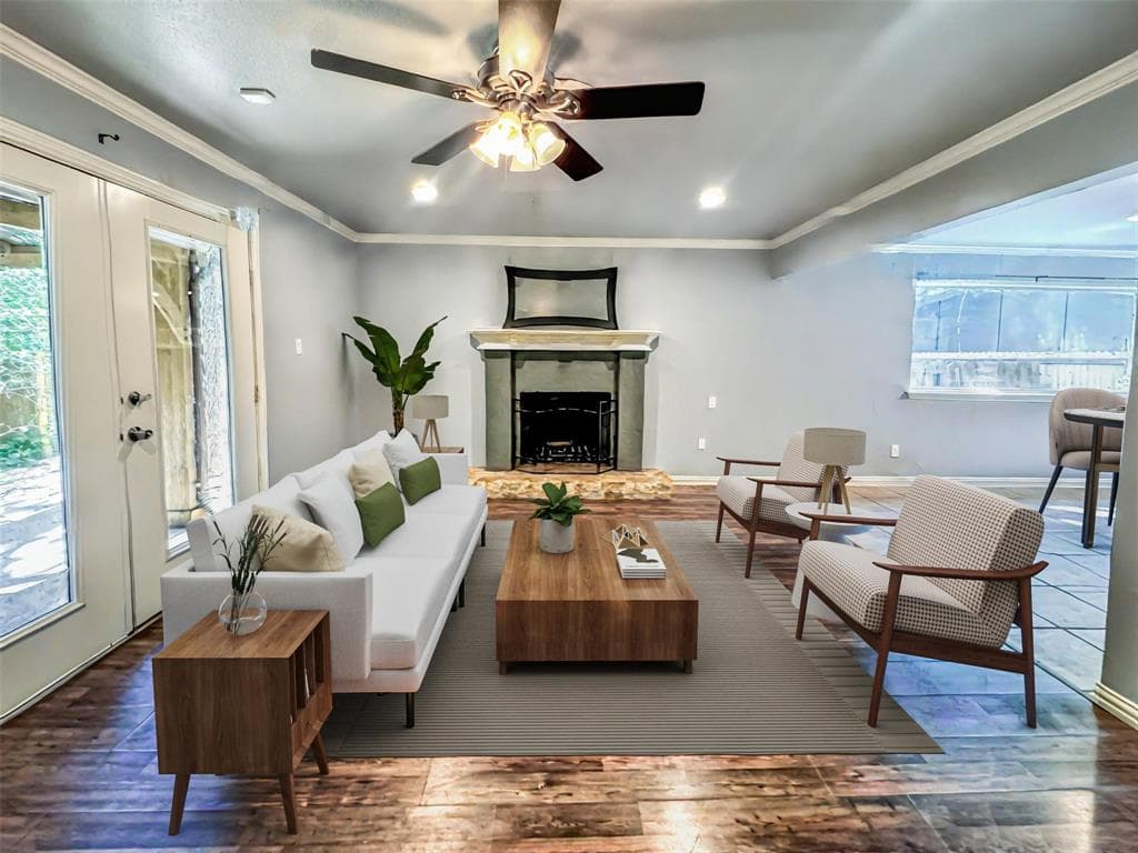 2704 Bellaire Ct