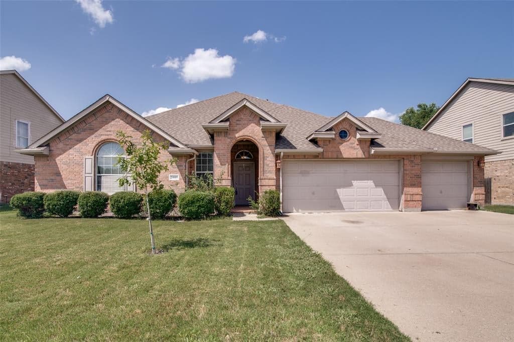 2005 Sumac Dr