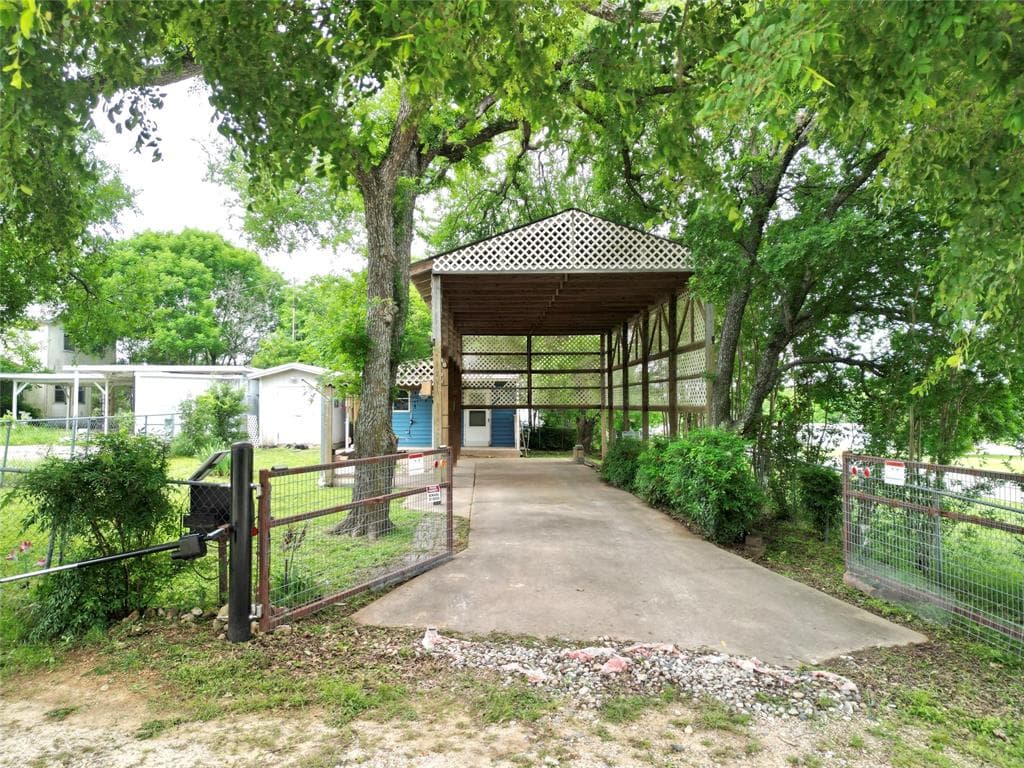 111 Private Road 127