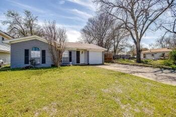 8221 Wyatt Dr
