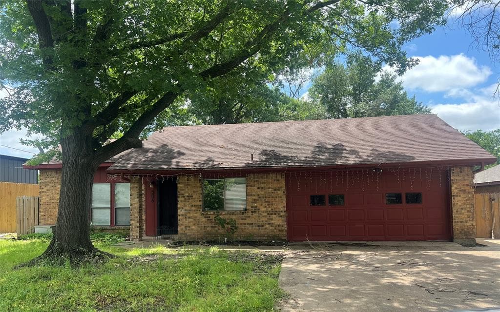 506 Charles Ln