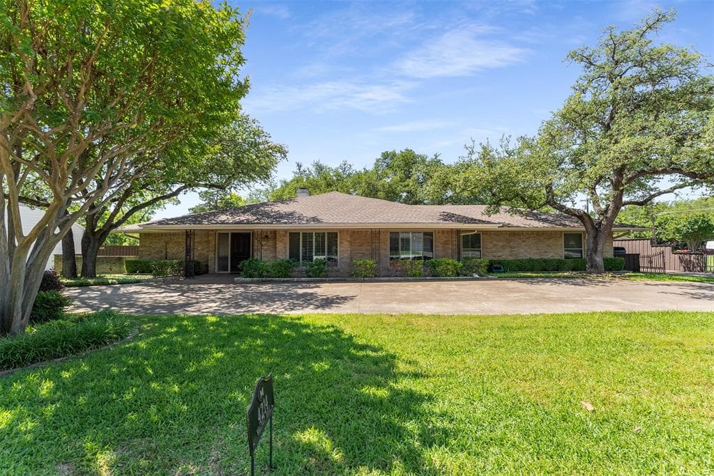 4214 Walnut Hill Ln