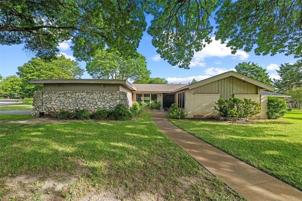 815 Middle Run Ct