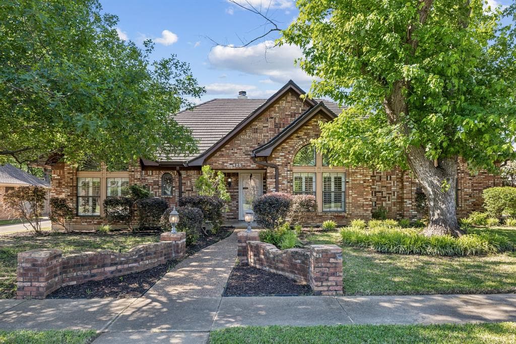 425 Evergreen Dr