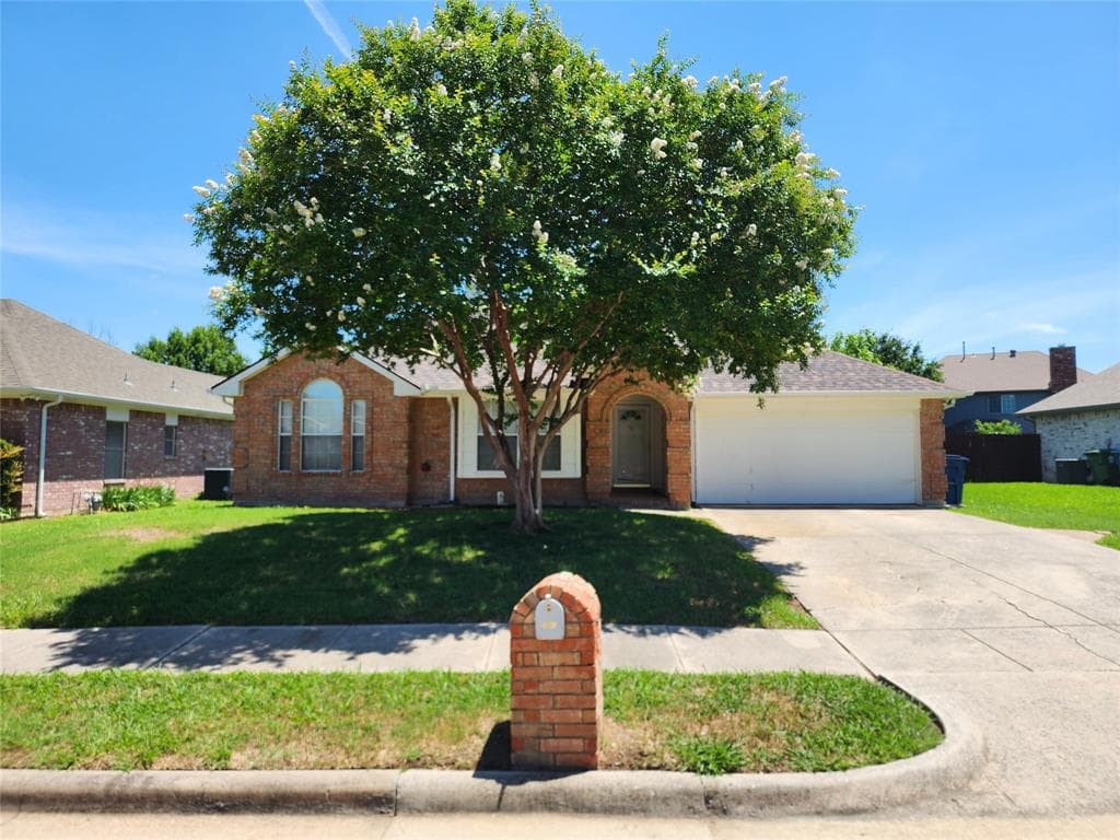 805 Paisley Dr