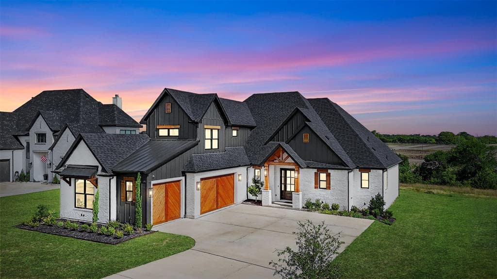 2028 Fox Bend Trce