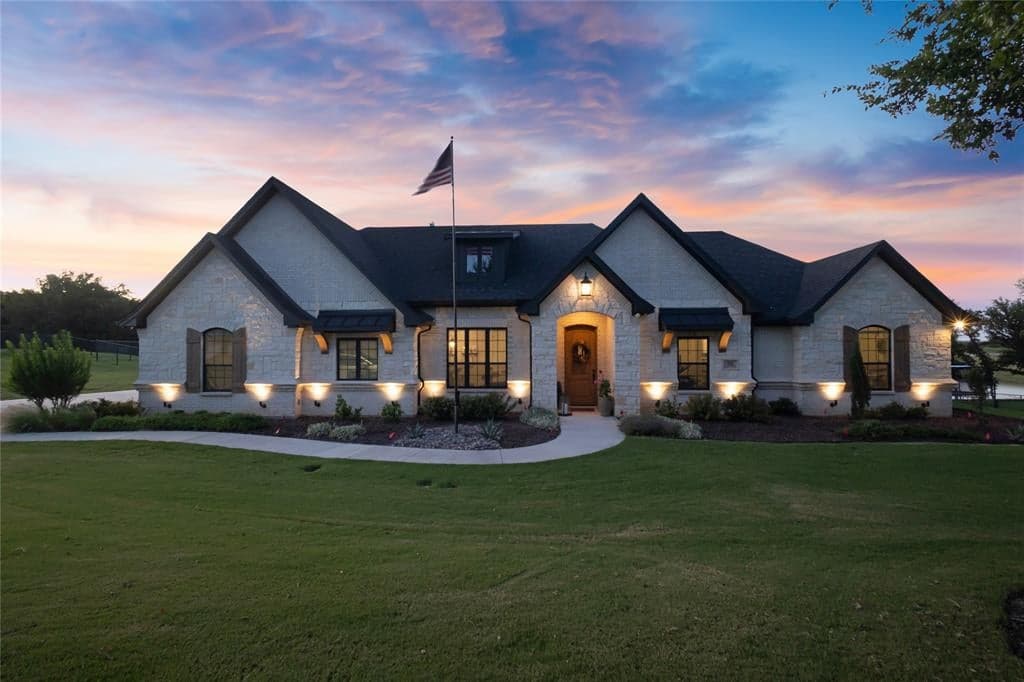 116 Wet Rock Rd W