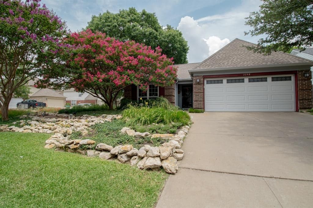 3248 Marie Ln