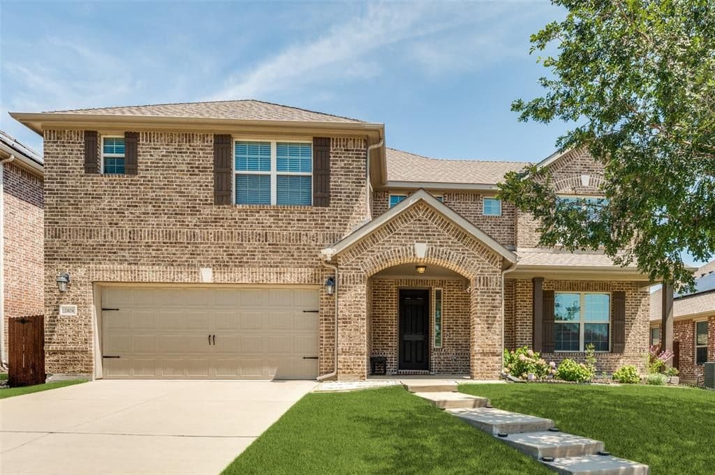 2404 Marshbrook Dr