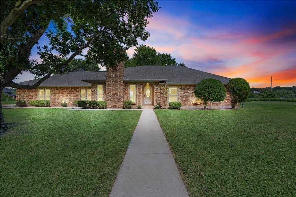 4300 Jennifer Ln