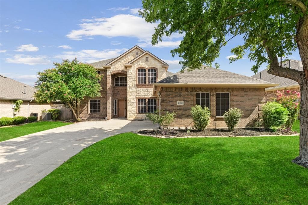 2112 Bentley Dr