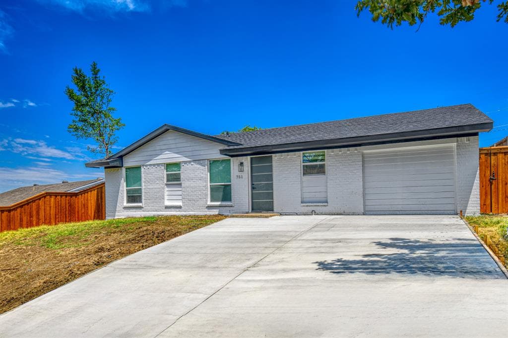 751 Botany Bay Dr