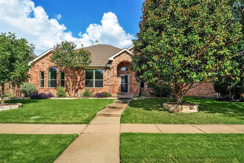 3105 Hemlock Ln