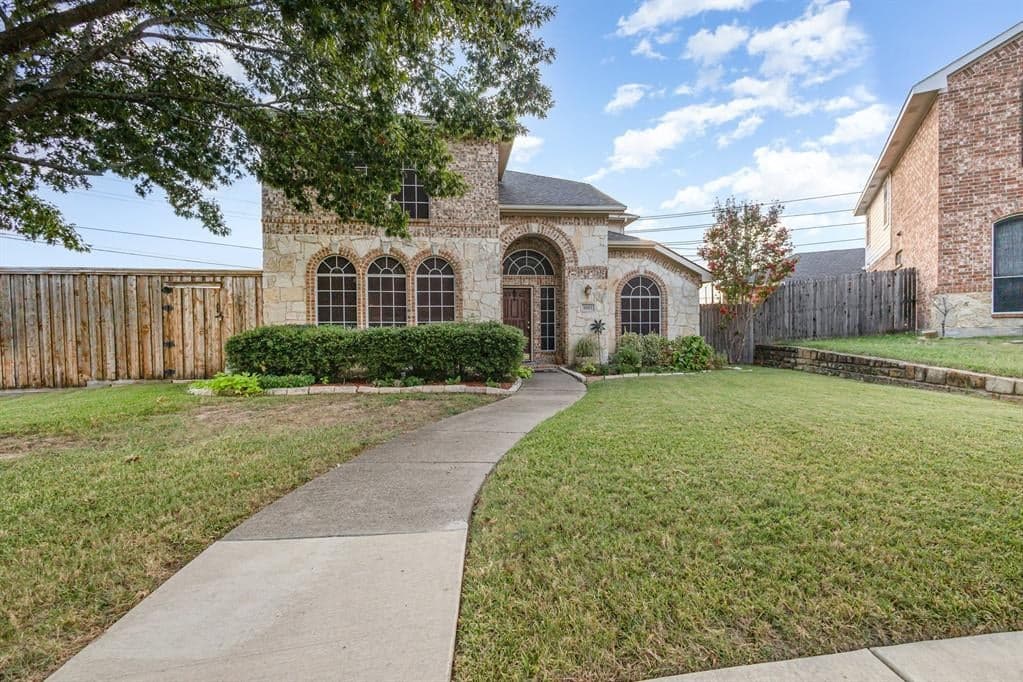 1923 Timberland Dr